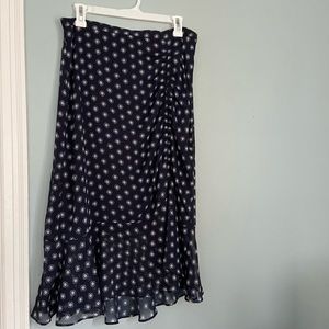 Patterned Banana Republic skirt perfect for summer